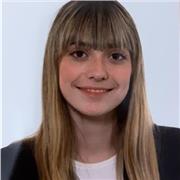 Estudiante con certificado de C1 Advanced de Cambridge. 
Podría dar clases a niños entre 6 y 10 años.